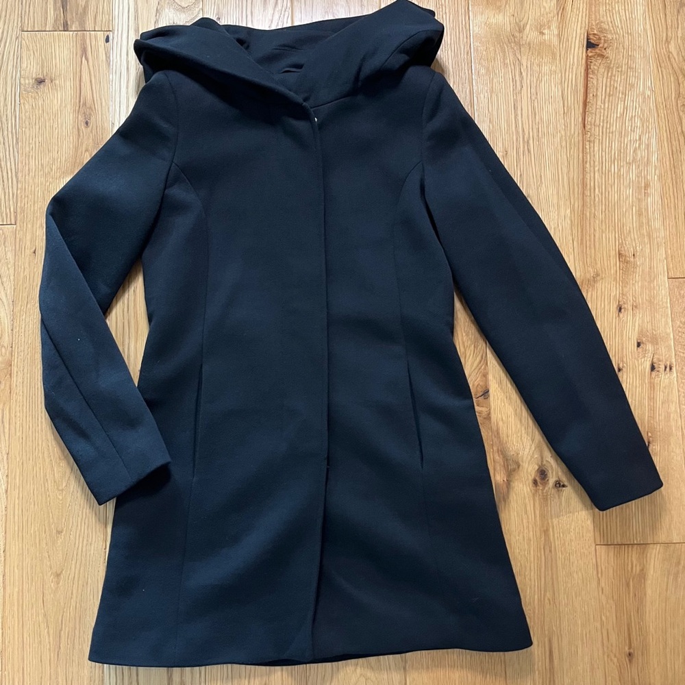 Vero Moda Women's Black Coat with Hood, Zipper & Snaps. Size Small.